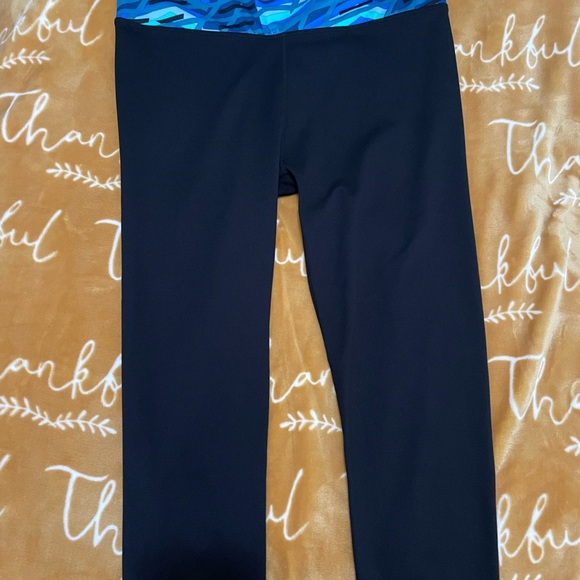 Fabletics capri leggings - Picture 4 of 6